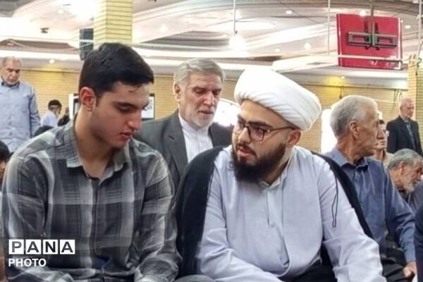 نماز جمعه؛ نمایش همبستگی مردم