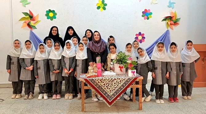 معلمان معماران آینده کشور هستند