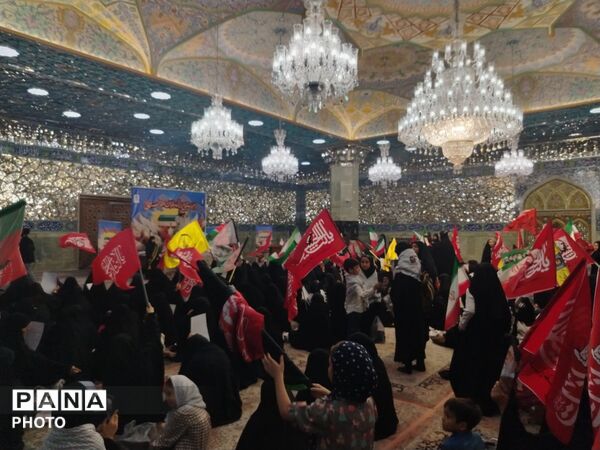 پرچم سرخ انتقام در دست بانوان افغانستانی