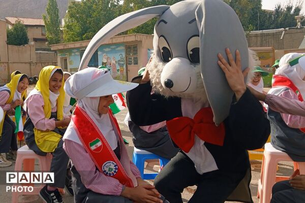 لبخند کودکان، شکوه عاطفه؛ خاطره‌ای فراموش‌نشدنی از جشن عاطفه‌ها در دبستان بنت‌الهدی