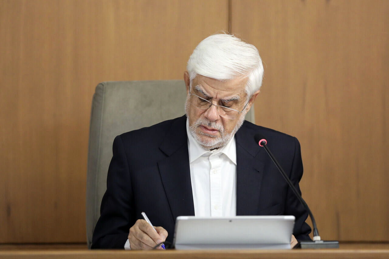 عارف مصوبه تغییر ساعت کاری دستگاه‌های اجرایی را ابلاغ کرد