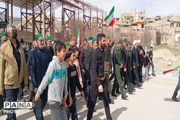 حضورخودجوش مردم سادات شهر بار به مناسبت شهادت حضرت آیت الله خامنه ای 