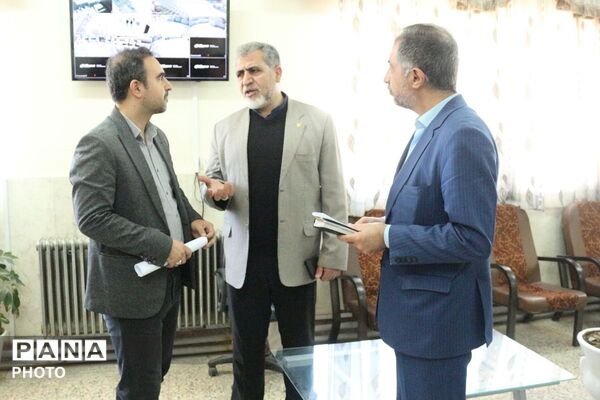  بازدید نماینده مجلس از مدارس فیروزکوه و دماوند به مناسبت هفته امور‌تربیتی