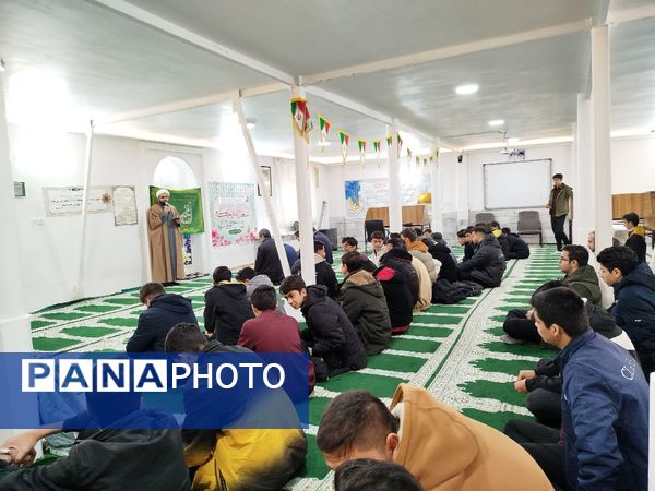 جشن ولادت باسعادت حضرت مهدی (ع) در دبیرستان نمونه آیت‌الله خامنه‌ای