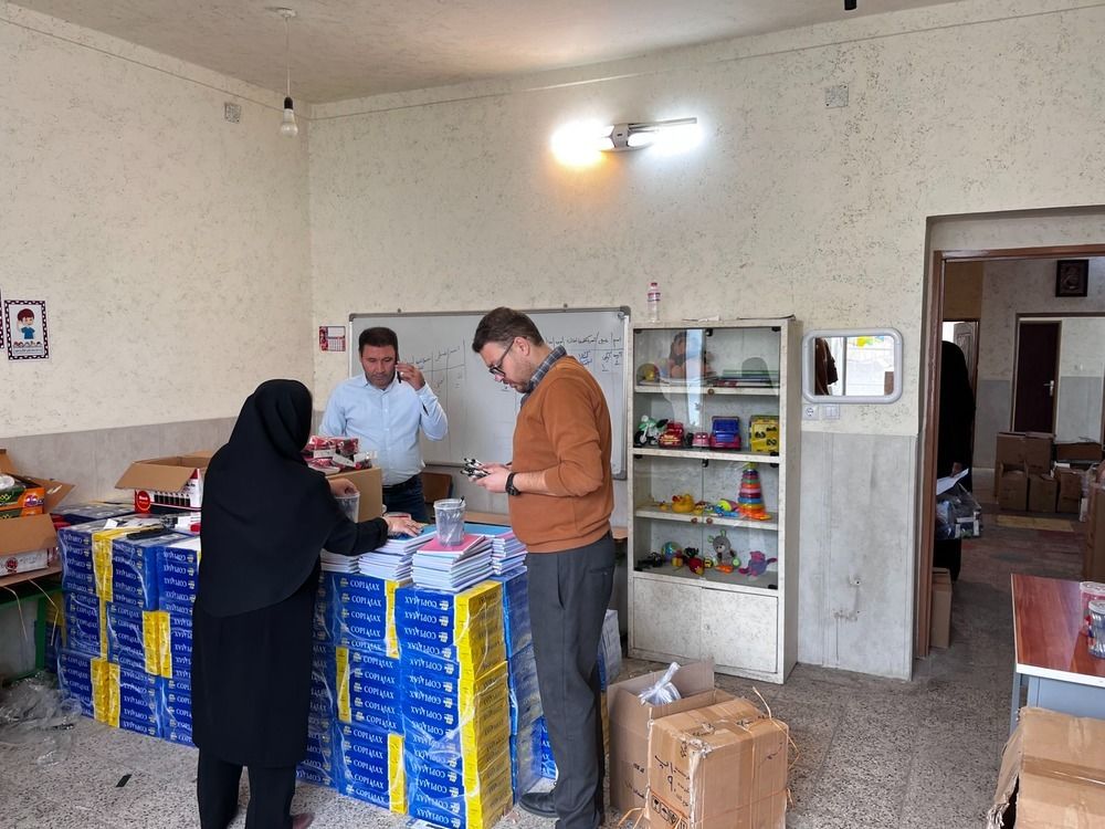 ارسال تجهیزات توانبخشی و لوازم‌ التحریر در قالب "طرح مهر" به مدارس استان اردبیل 