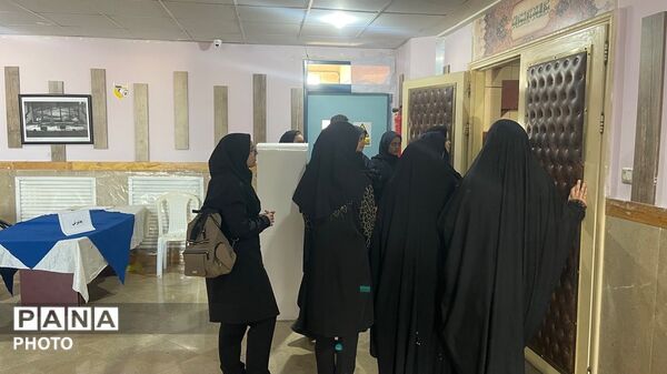 هنرستان هنرهای زیبا میزبان درخشش استعدادهای دختر در چهل و چهارمین جشنواره نمایش صحنه ای  و عروسکی