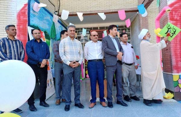 جشن شکوفه‌ها در شهرستان قلعه‌گنج 