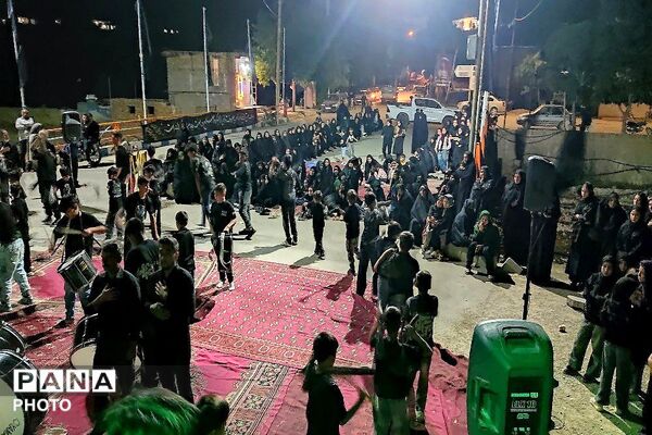 هیئت زنجیر زنی در هشتمین شب از ماه محرم الحرام در حسینیه شهدای شهر بار