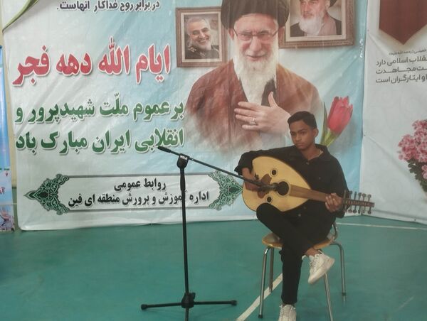 حضور پرشور مردم باغ‌شهر فین در راهپیمایی ۲۲ بهمن