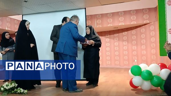 نمایشگاه درون‌مدرسه‌ای دست‌سازه‌های دانش‌آموزی مدارس با نیازهای ویژه