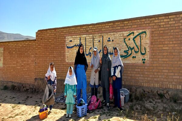 برگزاری اردوی درون مدرسه‌ای در مدرسه شهید معتمدی گزکوه