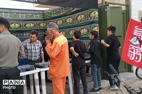 دلدادگی فرهنگیان در موکب اربعین حسینی