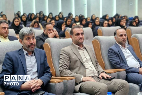 درخشش ستارگان ورامین در آیین تجلیل از نخبگان آموزشی