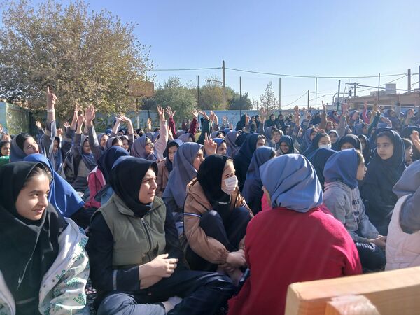 برگزاری مراسم عزاداری ایام فاطمیه در دبیرستان شهید دهقان 