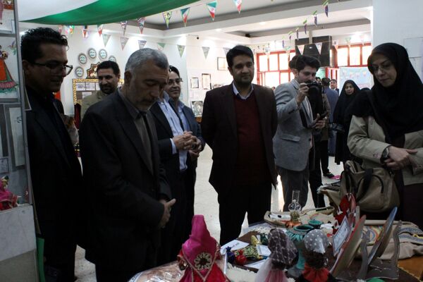 جشن ایرانمون در دبیرستان نمونه دولتی مهشید مصلی‌نژاد