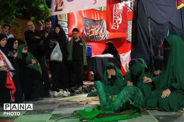  برپایی سفره حضرت رقیه (س) به کمک دانش‌آموزان و فرهنگیان پردیس