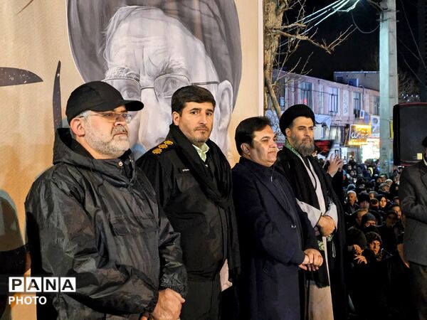 میدان لاله نظرآباد پاتوق دلدادگان رهبر
