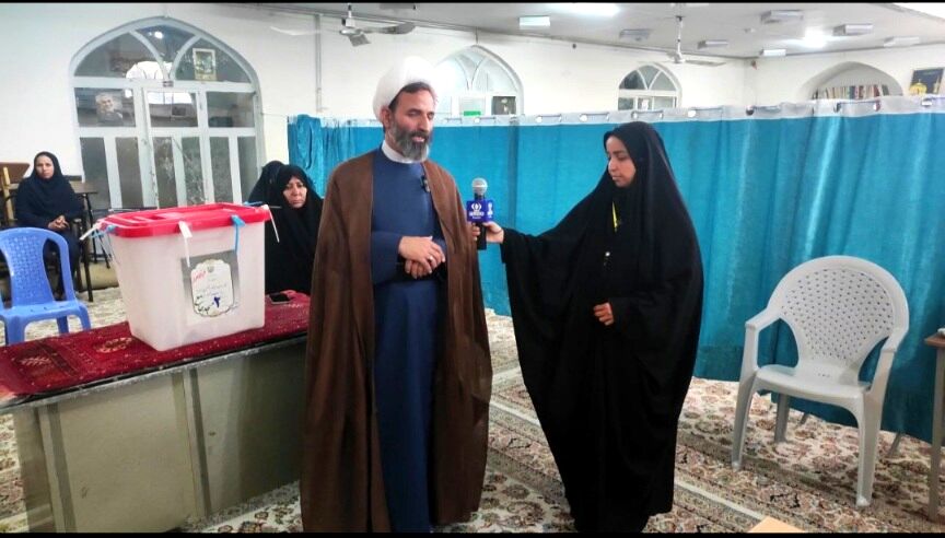 مردم عقل و خرد و اندیشه خود را در مقابل چشم دنیا و دشمنان به نمایش می‌گذارند