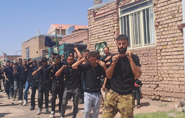 عزاداری ظهر عاشورا در روستای حسن آباد بلهر 