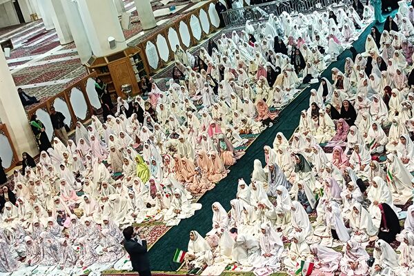 برگزاری جشن ۱۰۰۰ دانش‌آموز دختر روزه اولی در شیراز