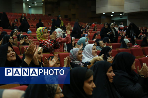 جشن بزرگ دختران آفتاب آستان قدس رضوی در تبریز