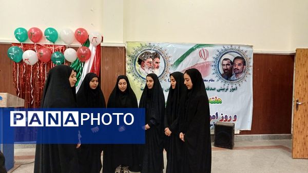 مراسم تقدیر از مربیان پرورشی شهرستان کمیجان