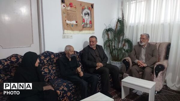دیدار استاندار خراسان جنوبی با خانواده شهید محمود جلیلی