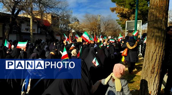 همبستگی یکبارچه مردم غیور و ولایتمدار شهرستان بروجرد در تشییع شهدای امنیت