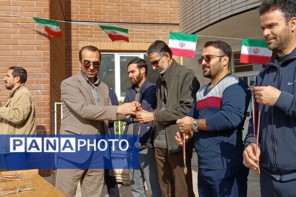 قهرمانی تیم والیبال مدرسه انصارالمهدی در مسابقات منطقه