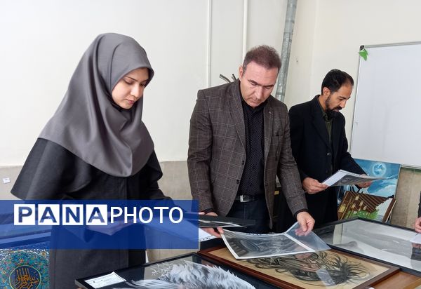 داوری آثار هنری مسابقات فرهنگی هنری آموزش و پرورش ناحیه ۳ 