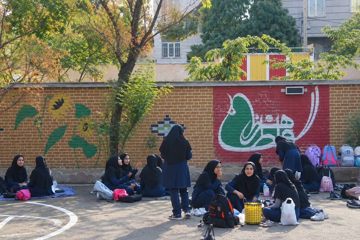 طلوع سلامتی در حیاط مدرسه؛ صبحانه‌ای به شیرینی دوستی