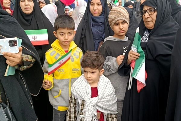 شور انقلابی در پیشوا، همه یکصدا برای ایران در 22 بهمن