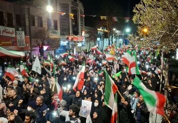 بیعت مردم همیشه در صحنه ملایر با رهبر جوان انقلاب