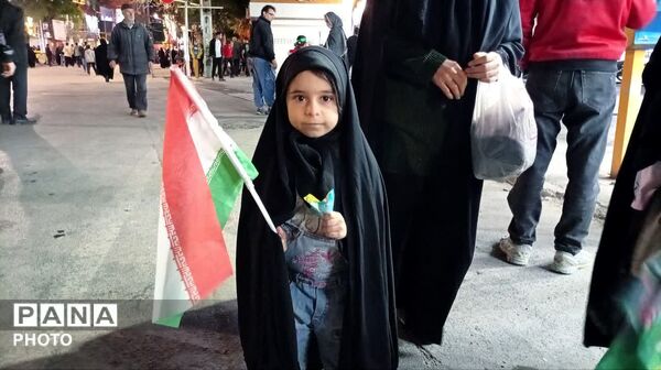حضور پررنگ کودکان و نوجوان در تجمعات شبانه 