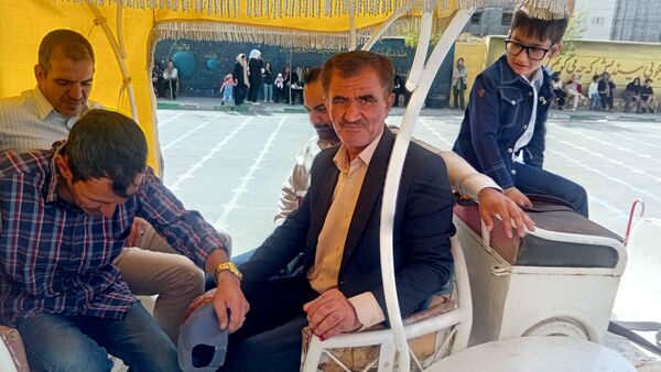 آغاز سال تحصیلی با جشن شکوفه‌ها در دبستان دکتر علی شریعتی 