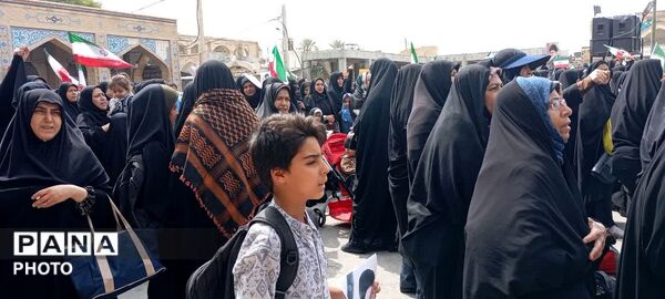  کودکان و دانش‌آموزان لارستانی در راهپیمایی روز قدس