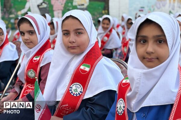 تبلور معنویت و انسانیت در جشن عاطفه‌ها دبستان دخترانه حضرت صدیقه(س) ملارد