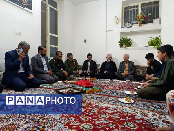 دیدار با خانواده شهدا در خلیل آباد