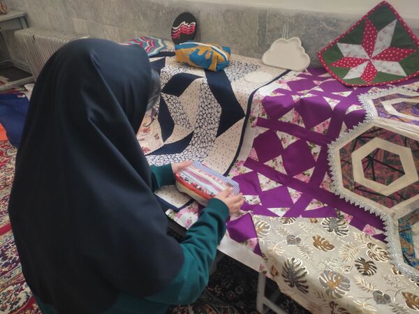برگزاری نمایشگاه کارهای هنری در دبیرستان فیاض شهرستان کاشمر 