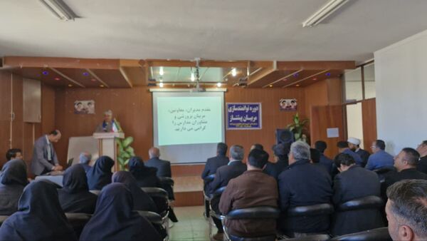 کارگاه توانمندسازی مربیان پیشتاز، معاونان پرورشی و مشاوران در شهرستان دنا