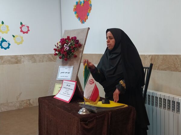 کارگاه آشنایی با فضای مجازی در دبیرستان دخترانه امید 