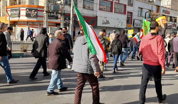 اجتماع بزرگ مردم فردیس همزمان با سراسر کشور در راهپیمایی 22 دی