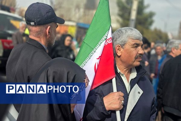 خروش مردمی در خیابان‌های رباط‌کریم در 22بهمن