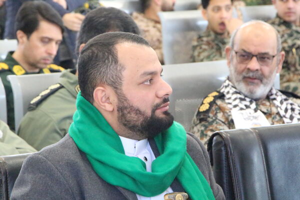 مراسم نمادین استقبال از امام خمینی (ره) در فرودگاه یزد 