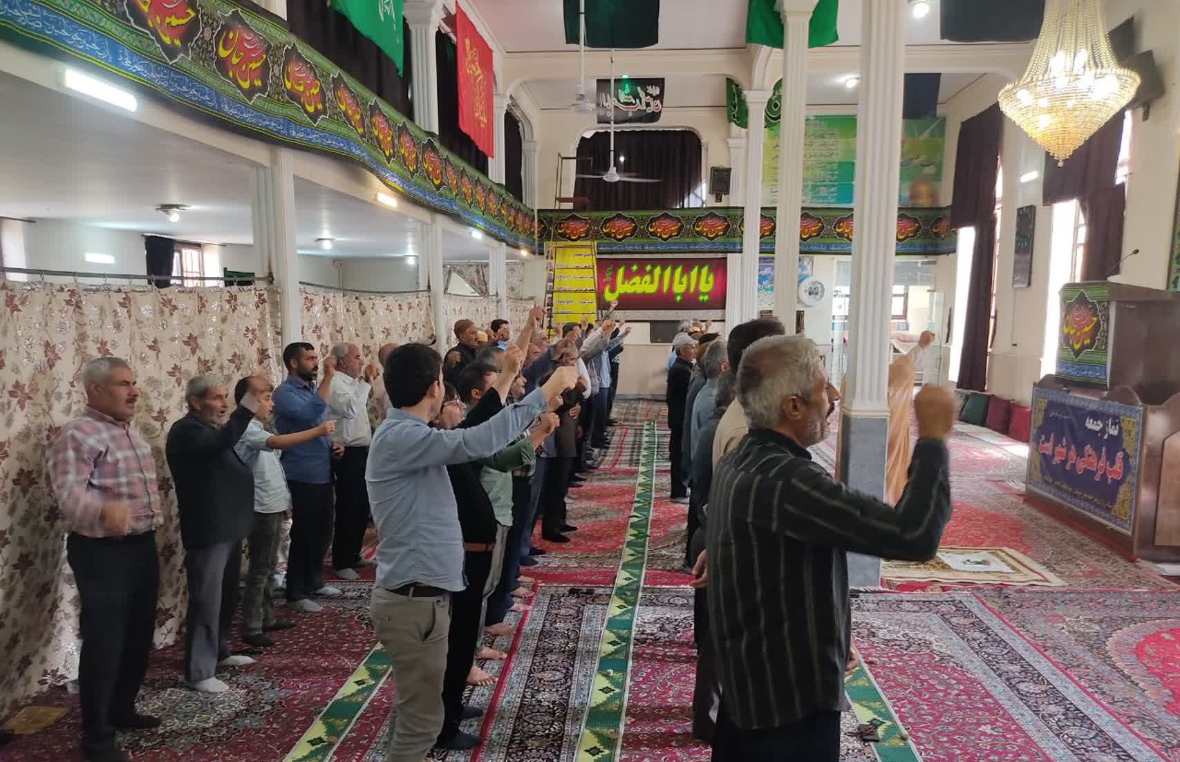 نماز جمعه در شهر تیتکانلو