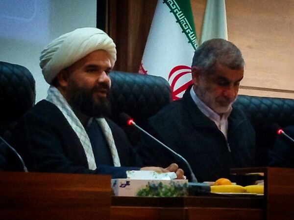 نایب رئیس مجلس شورای اسلامی پای درد دل فعالان اقتصادی نشست