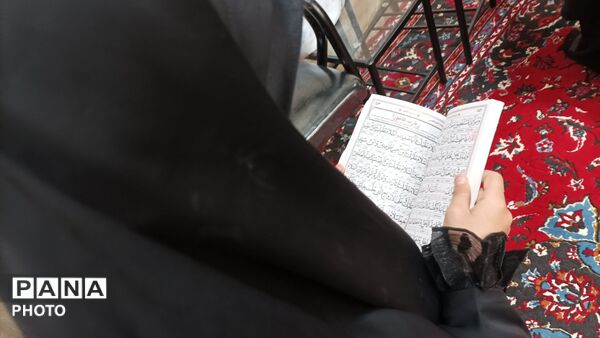  قرائت قرآن همزمان با اولین روز شهادت رهبر معظم انقلاب