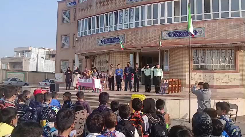 گرامیداشت هفته نیروی انتظامی در دبستان شهید مفتح