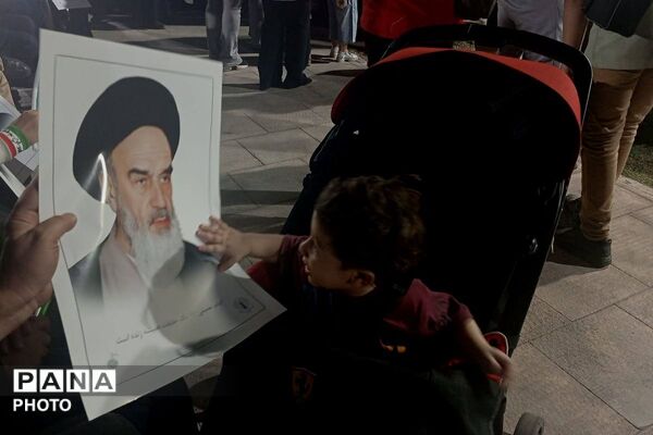طنین عطر ولایت در میدان امام خامنه ای ورامین