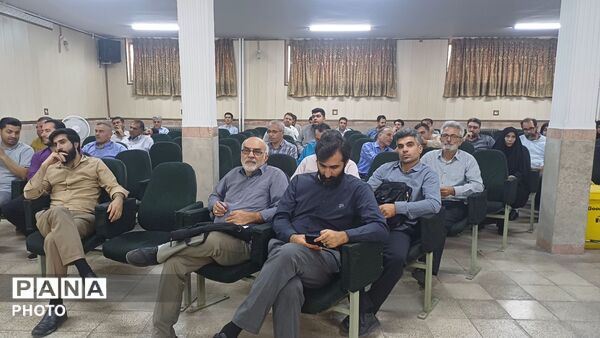 کارگاه آموزشی هوش مصنوعی با حضور جمعی از مربیان پرورشی مدارس ناحیه 2 کرج و شهرستان فردیس 